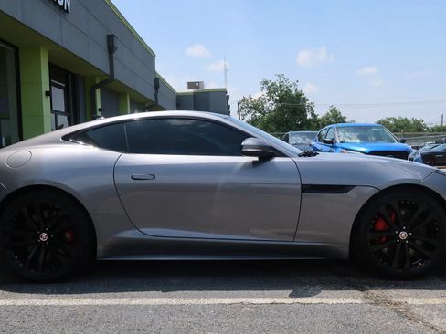 Used 2020 Jaguar F-TYPE R AWD/4WD image 9