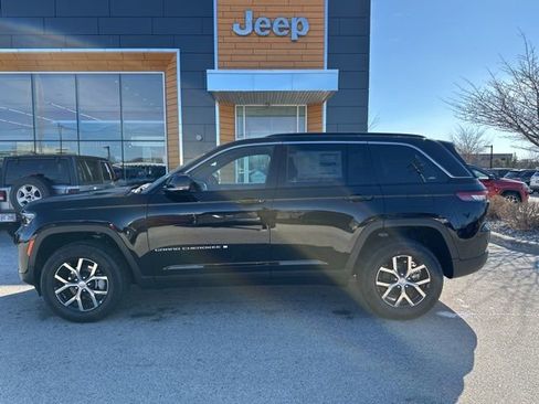 New 2025 Jeep Grand Cherokee Limited AWD/4WD image 9