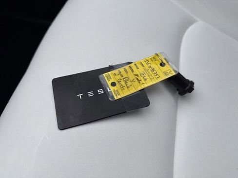 Used 2022 Tesla Model Y Performance image 27