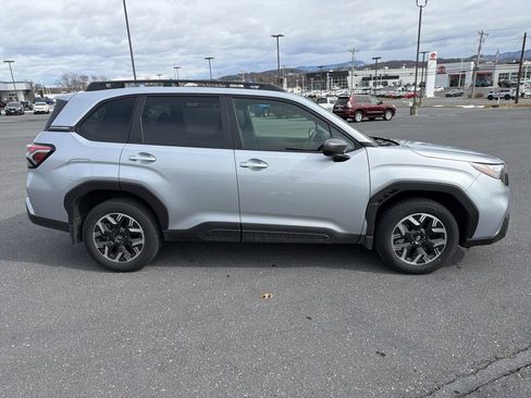 Used 2025 Subaru Forester Premium w/ Convenience Package #2 image 6