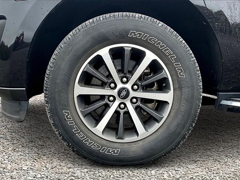 Used 2019 Ford Expedition XLT w/ Equipment Group 202A image 8