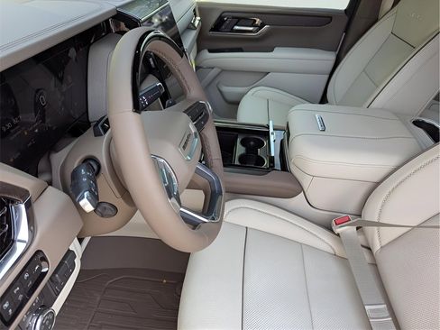 Used 2026 GMC Yukon Denali w/ Denali Reserve Package image 7