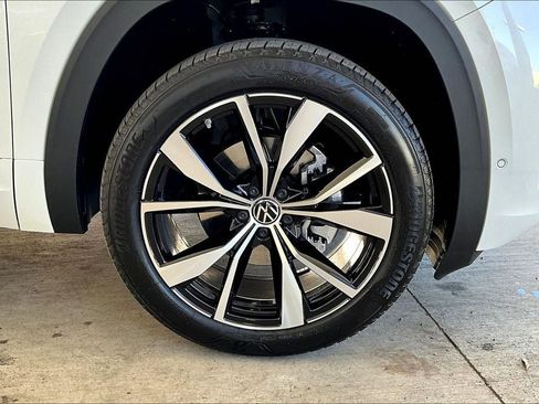 New 2026 Volkswagen Atlas SEL Premium R-Line image 8