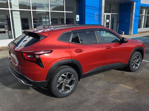 Used 2024 Chevrolet Trax LT w/ Driver Confidence Package image 8