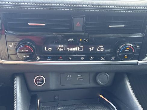 Used 2021 Nissan Rogue Platinum FWD image 7