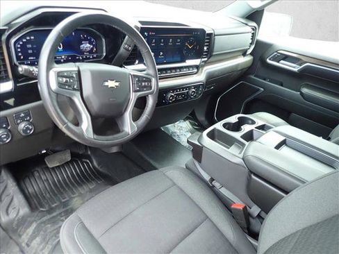Used 2022 Chevrolet Silverado 1500 LT AWD/4WD image 8