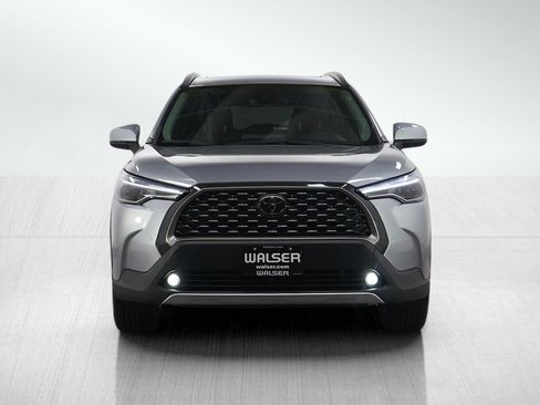 Used 2022 Toyota Corolla Cross XLE image 8