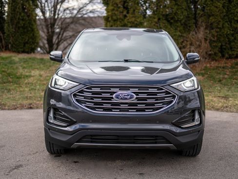 Used 2021 Ford Edge Titanium image 2