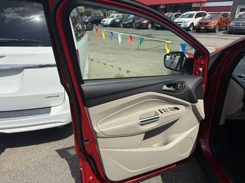 Used 2018 Ford Escape SEL image 6