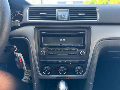 Used 2015 Volkswagen Passat 1.8T S image 15