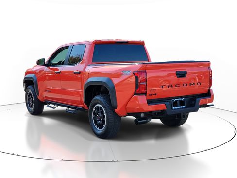 Used 2024 Toyota Tacoma TRD Off-Road AWD/4WD image 4