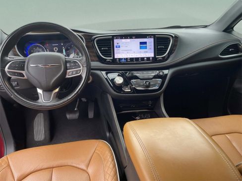 Used 2022 Chrysler Pacifica Pinnacle image 9