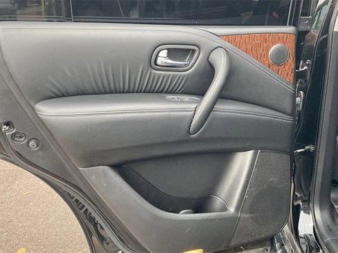 Used 2020 Nissan Armada SV image 12