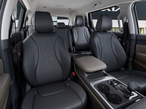 New 2026 Kia Carnival EX image 15