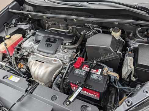 Used 2018 Toyota RAV4 XLE FWD image 20