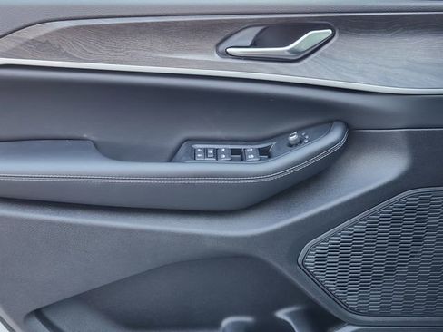 New 2026 Jeep Grand Cherokee Altitude image 17