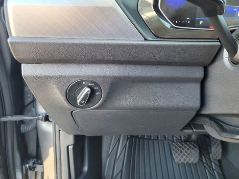 Used 2024 Volkswagen Jetta SE image 25