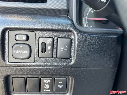 Certified 2024 Toyota 4Runner TRD Off-Road Premium w/ Moonroof Package AWD/4WD image 34
