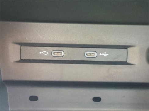 Used 2023 Volkswagen Taos SE image 22