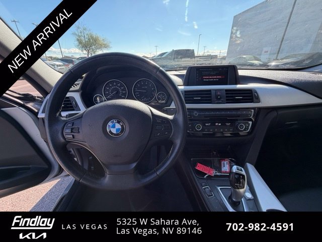Used 2018 BMW 320i Sedan RWD image 10