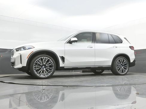 New 2026 BMW X5 sDrive40i RWD image 47