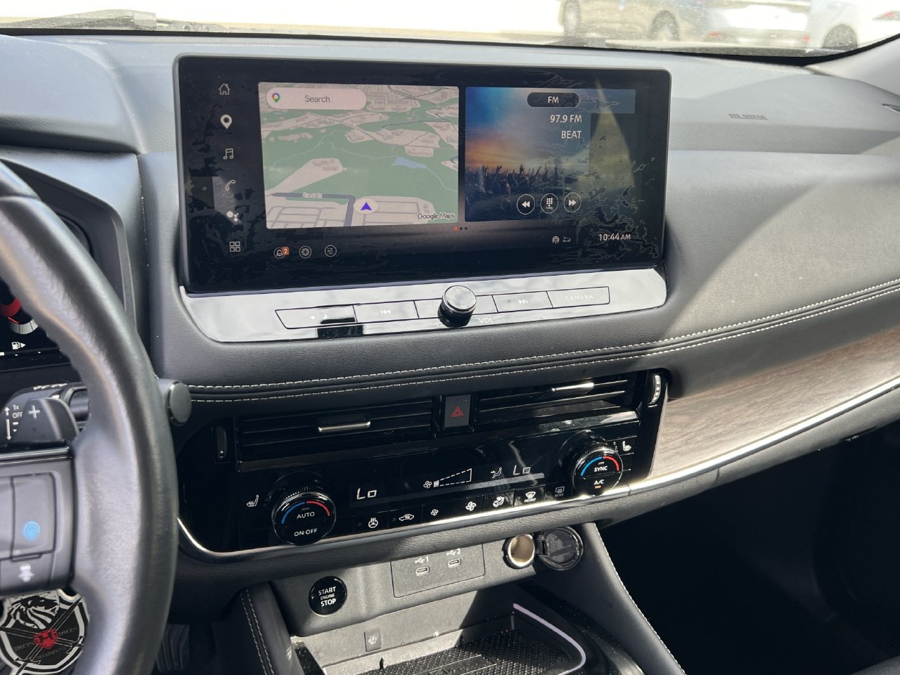 Used 2024 Nissan Rogue Platinum FWD image 8