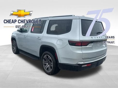 Used 2022 Jeep Wagoneer Series III AWD/4WD image 3
