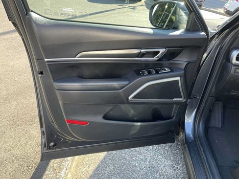 Used 2021 Kia Telluride LX AWD/4WD image 14