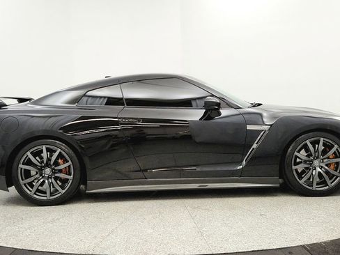 Used 2014 Nissan GT-R Premium image 6