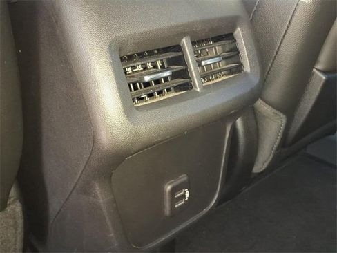 Used 2023 GMC Terrain SLT image 22