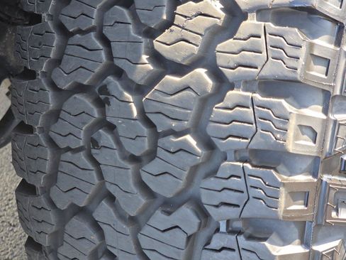 Used 2025 Ford Bronco Heritage Edition AWD/4WD image 11