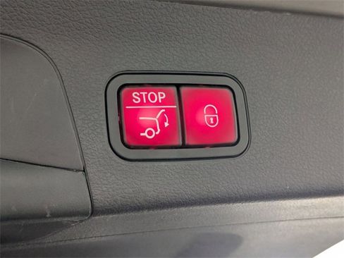 Used 2022 Mercedes-Benz GLS 450 4MATIC image 32