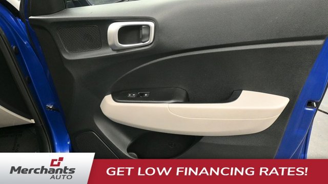 Used 2023 Hyundai Venue SEL FWD image 10