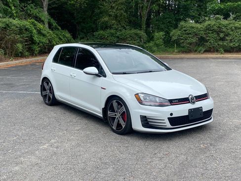 Used 2016 Volkswagen GTI SE w/ Lighting Package (SEL) FWD image 3