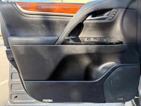 Used 2018 Lexus LX 570 4WD w/ Luxury Package image 44