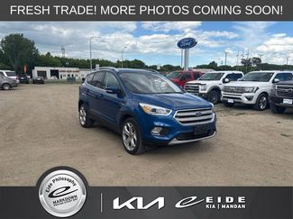 Used 2019 Ford Escape Titanium w/ U9j03 - Titanium Tow Package AWD/4WD video 1