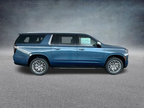 New 2026 Chevrolet Suburban Premier AWD/4WD image 5