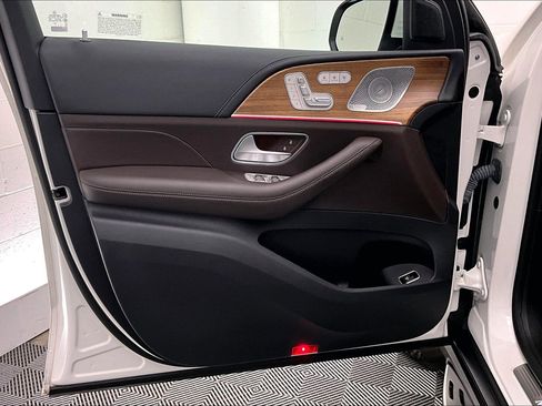 Certified 2023 Mercedes-Benz GLS 450 4MATIC image 23