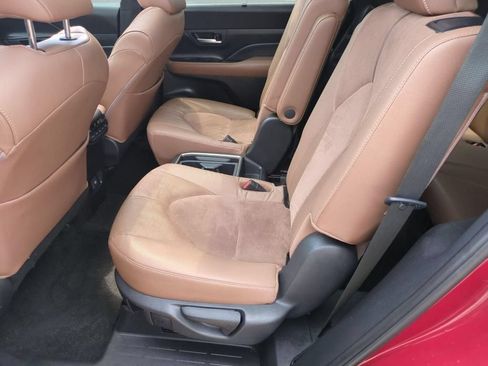 Used 2024 Toyota Grand Highlander AWD Hybrid image 26