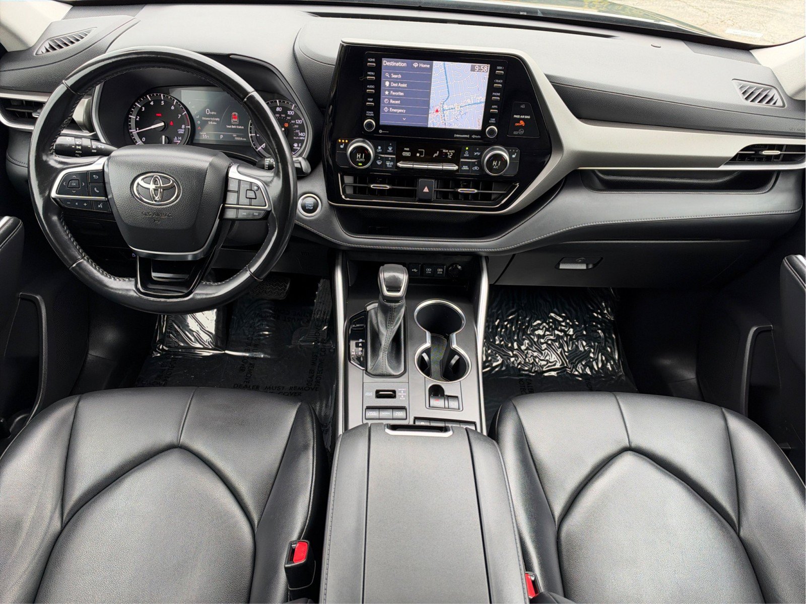 Used 2021 Toyota Highlander XLE AWD/4WD image 16