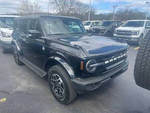 Used 2025 Ford Bronco Outer Banks AWD/4WD image 2