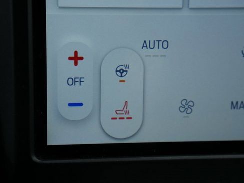 Used 2022 Ford Edge Titanium image 5