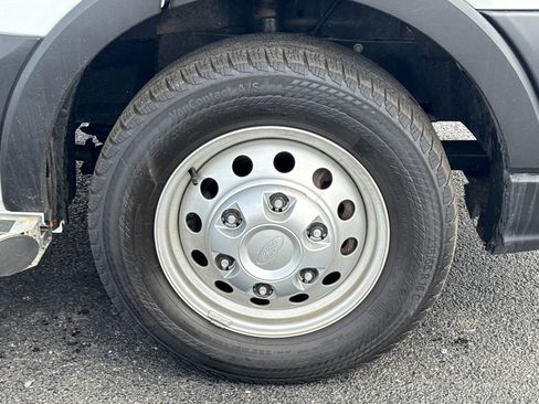 Used 2024 Ford Transit 250 Low Roof AWD w/ Exterior Upgrade Package image 9