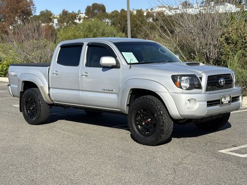 Used 2011 Toyota Tacoma PreRunner w/ TRD Sport Pkg w/JBL Audio image 8