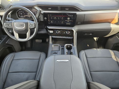 Used 2024 GMC Sierra 3500 Denali AWD/4WD image 25