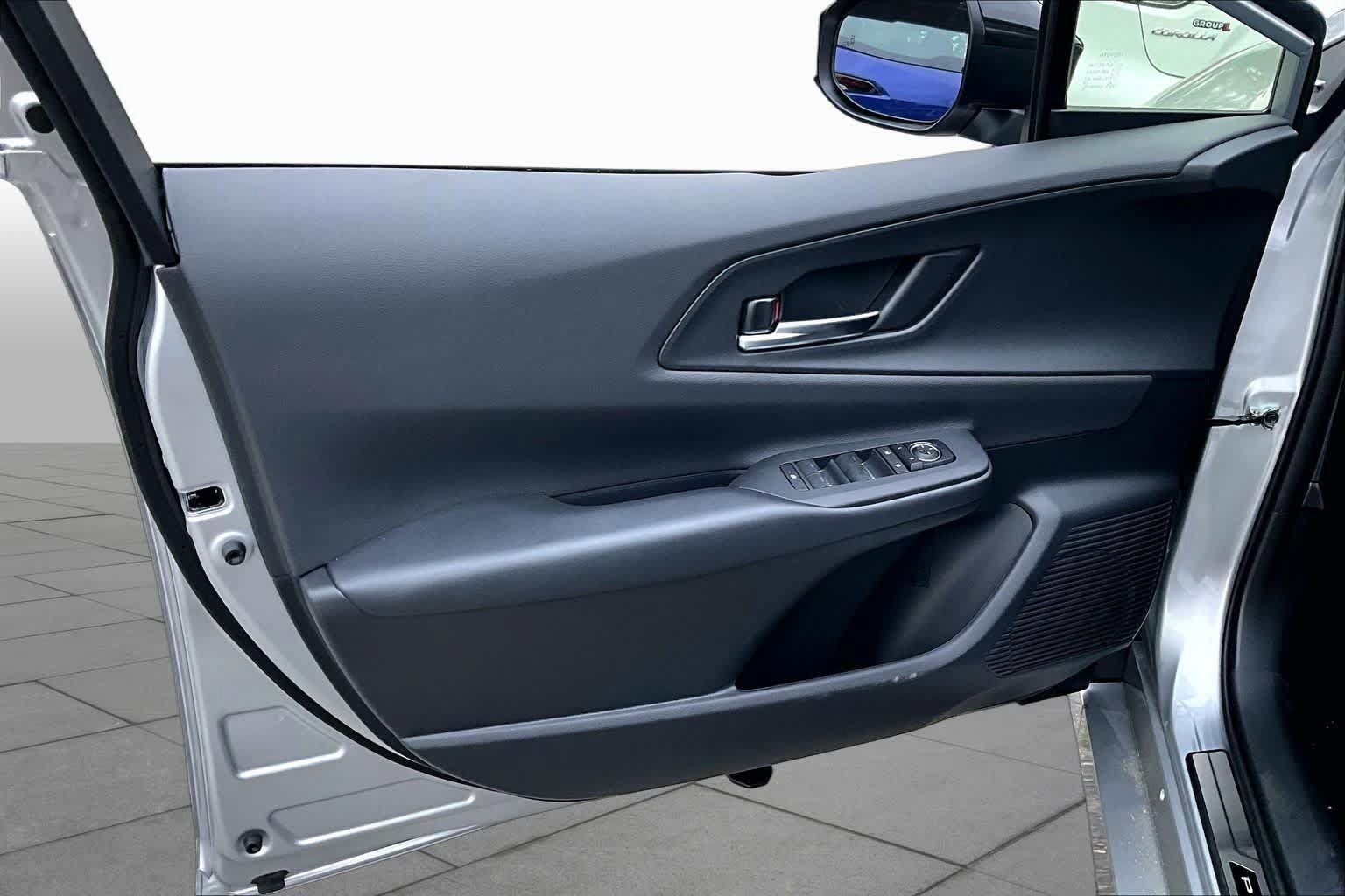 New 2026 Toyota Prius Plug-In Hybrid FWD image 10