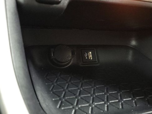 Certified 2025 Toyota RAV4 XLE image 30