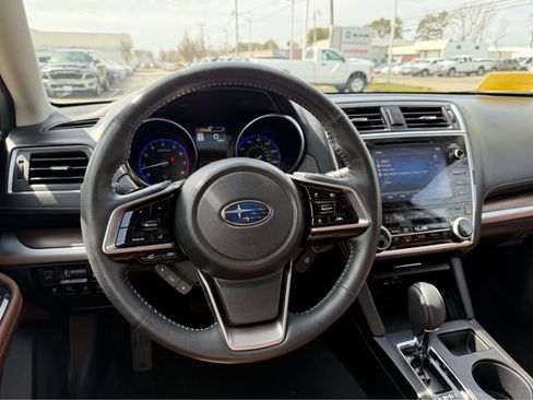 Used 2019 Subaru Outback 2.5i Touring image 15
