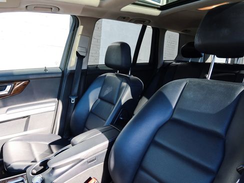 Used 2015 Mercedes-Benz GLK 350 4MATIC w/ Premium 1 Package image 12
