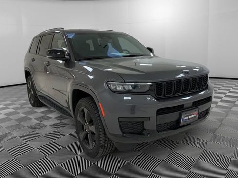Used 2023 Jeep Grand Cherokee L Laredo AWD/4WD image 7